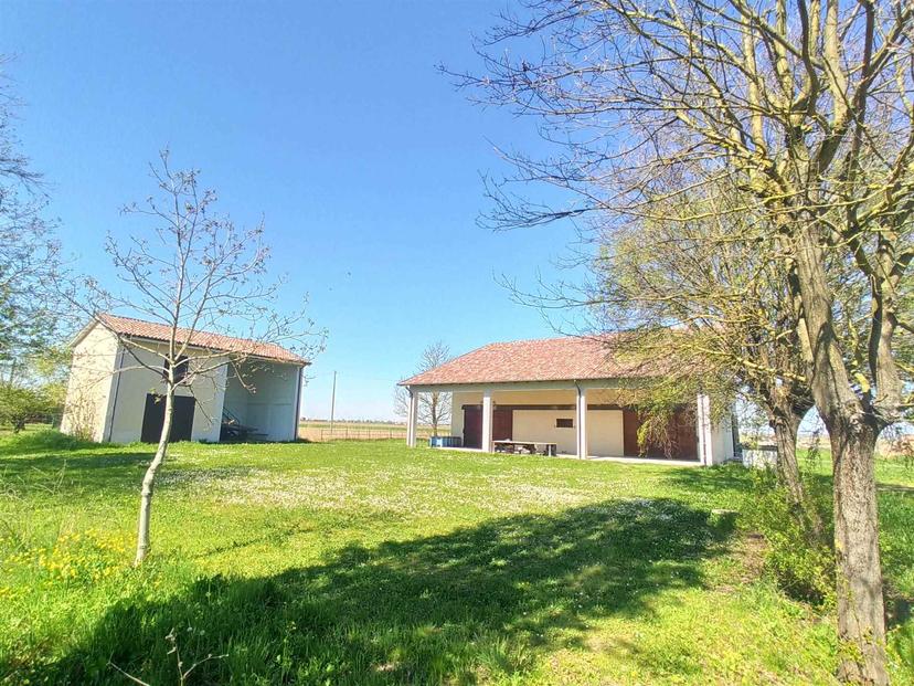 Casa indipendente in Via delle Valli, Mirandola — foto 3 di 5