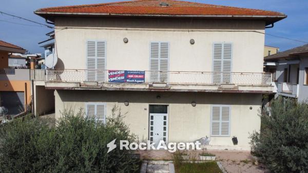 Terratetto plurifamiliare in Via Luigi Migliori 76, Giulianova — foto 3 di 5