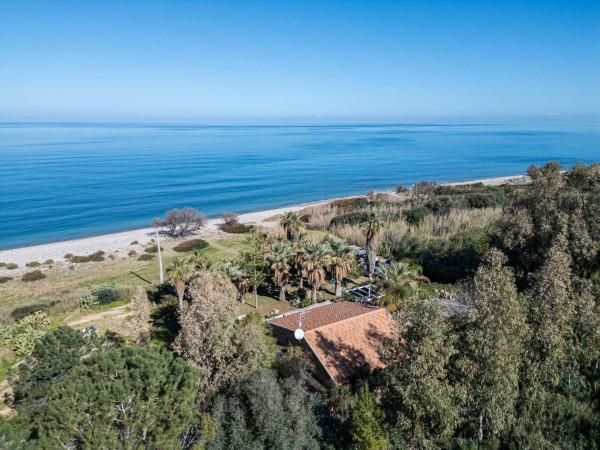 Villa plurifamiliare in Contrada Buzza, Caronia