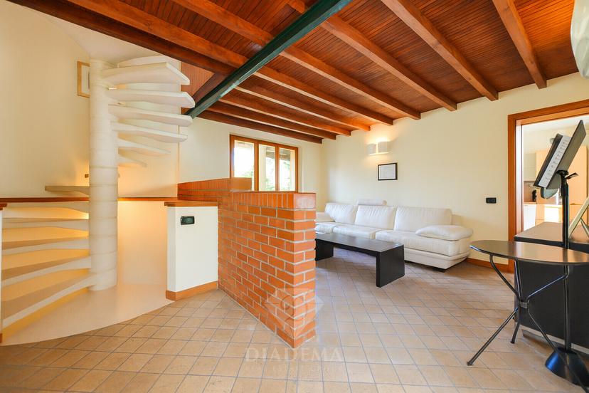 Villa unifamiliare, Besnate — foto 4 di 5