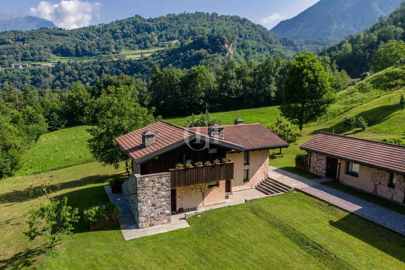 Villa unifamiliare, Bienno — foto 3 di 5