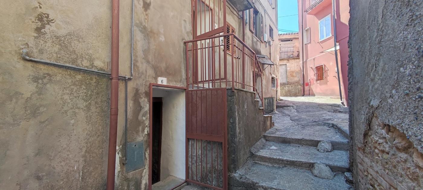 Trilocale in Vico 4 Fontana  4, Girifalco