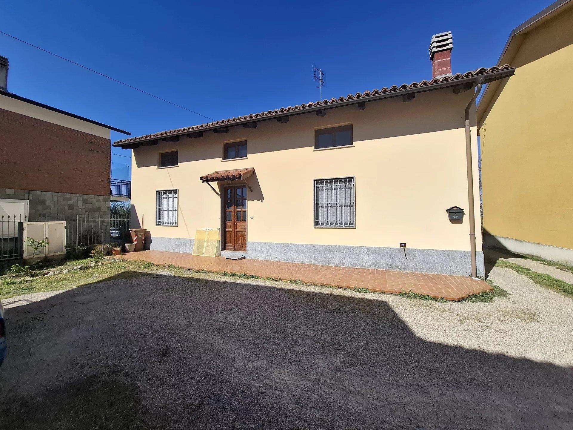 Casa indipendente, Govone