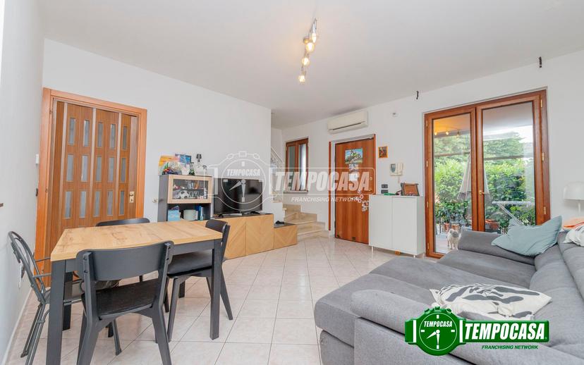 Villa in Via Monte Grappa, Zeccone — foto 3 di 5