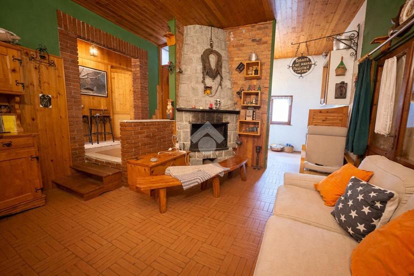 Casa indipendente in Via Canali, Tirano — foto 2 di 5