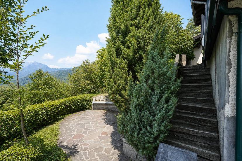 Villa in Via Colle di Sogno, Carenno — foto 2 di 5