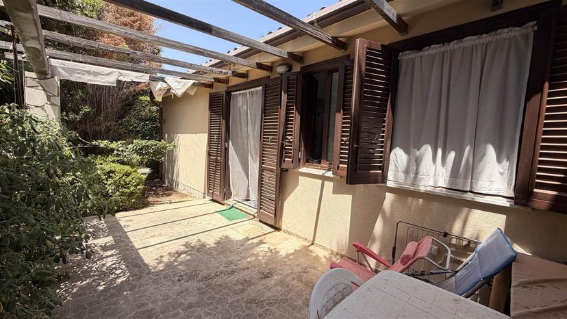 Villa bifamiliare in Viale delle Tribune, Campofelice di Roccella — foto 2 di 5