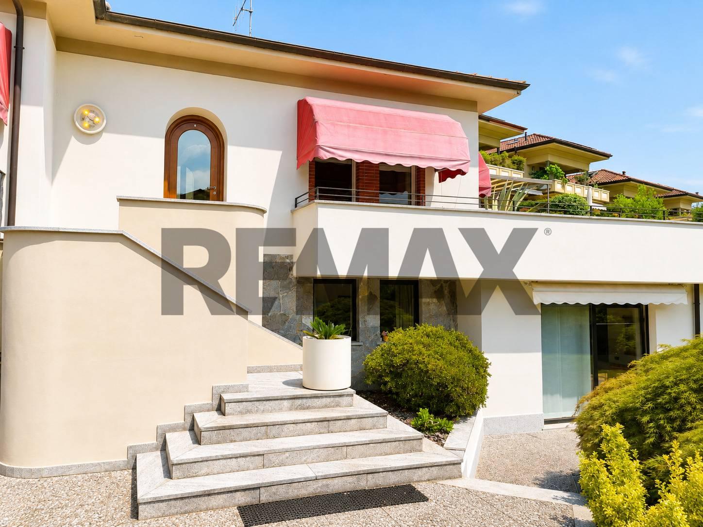 Casa indipendente in Via Villini 24, Verbania