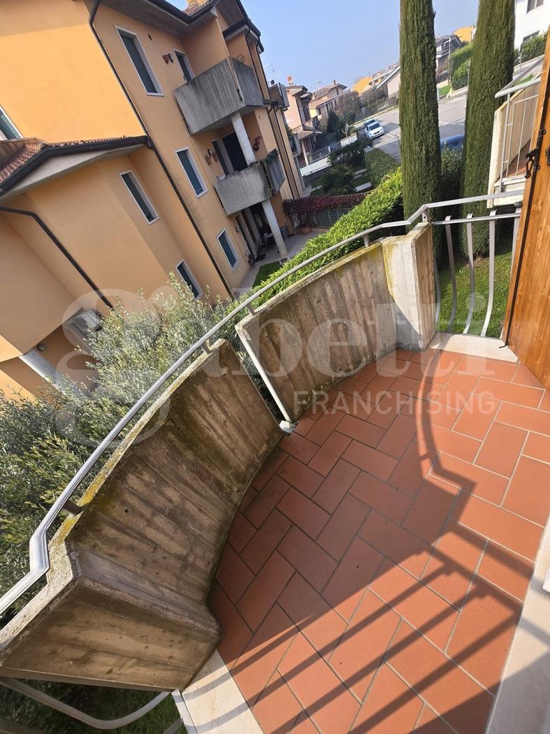 Villa in Via dell'Alpino 14, Villafranca di Verona