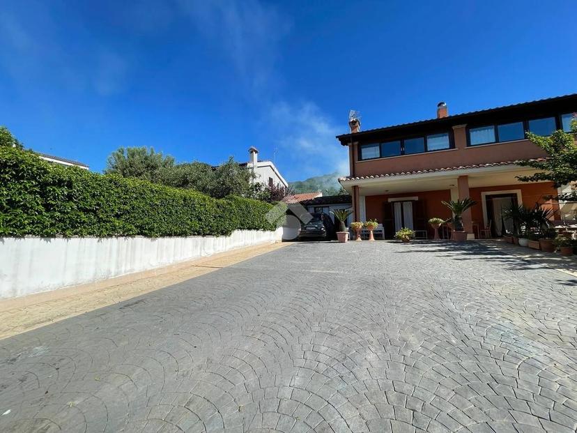 Quadrilocale in Via Monte Fumaiolo, Trevignano Romano — foto 4 di 5