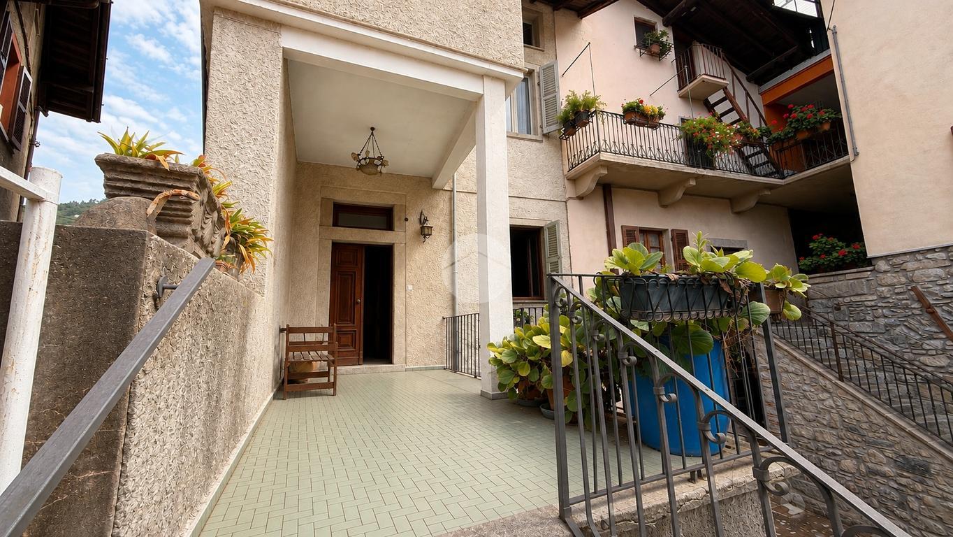 Casa indipendente in Via Luzzana Superiore 16, Bienno