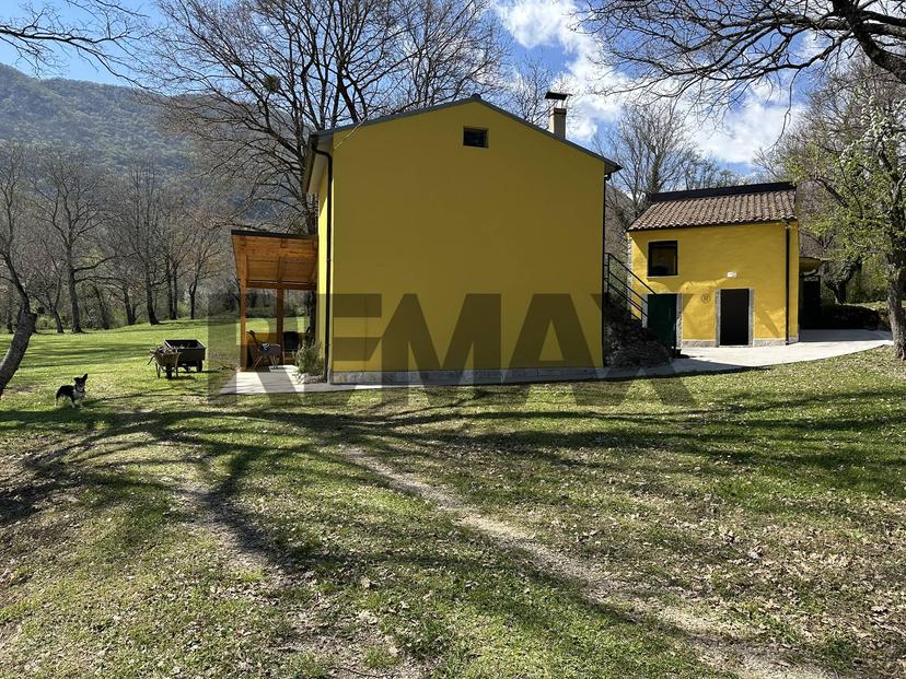 Casa indipendente in Via Fonte Vetica Snc, Pizzone — foto 4 di 5