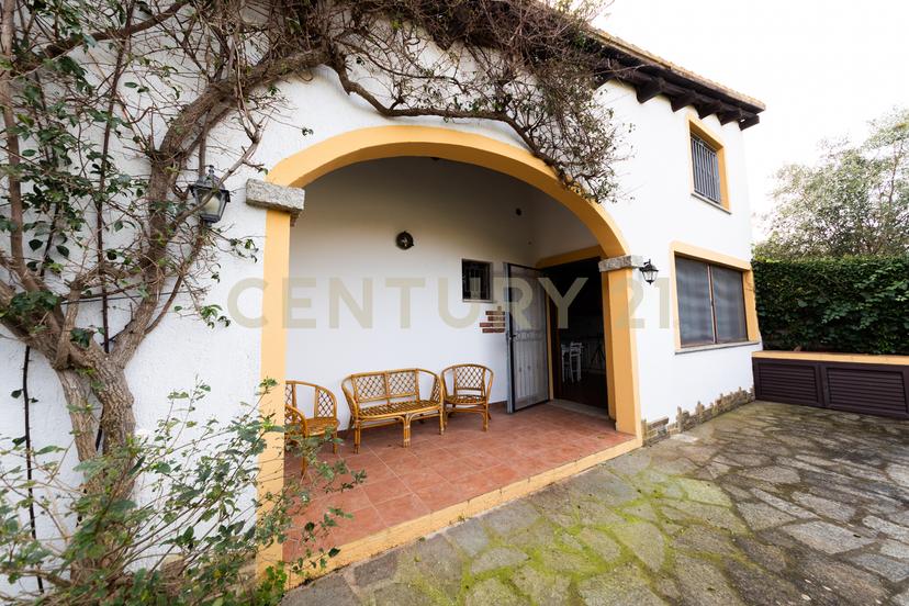 Casa indipendente in Via Madrid, San Teodoro — foto 3 di 5