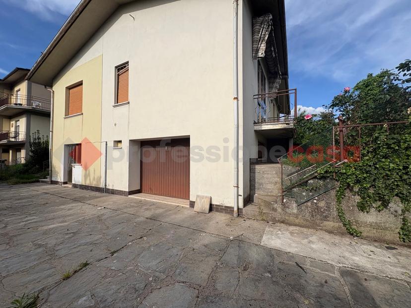 Villa in Via Colombaia 11, Barga — foto 2 di 5