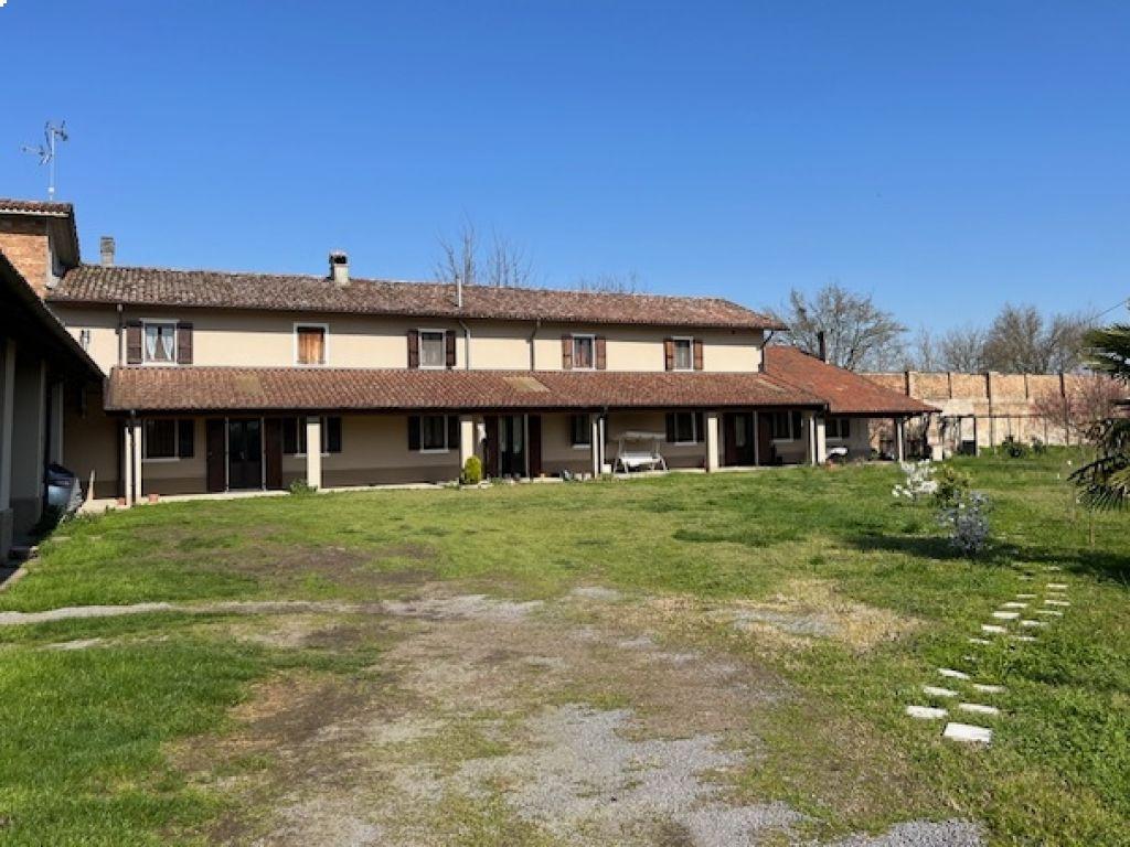 Cascina, Castelnuovo Bocca d'Adda