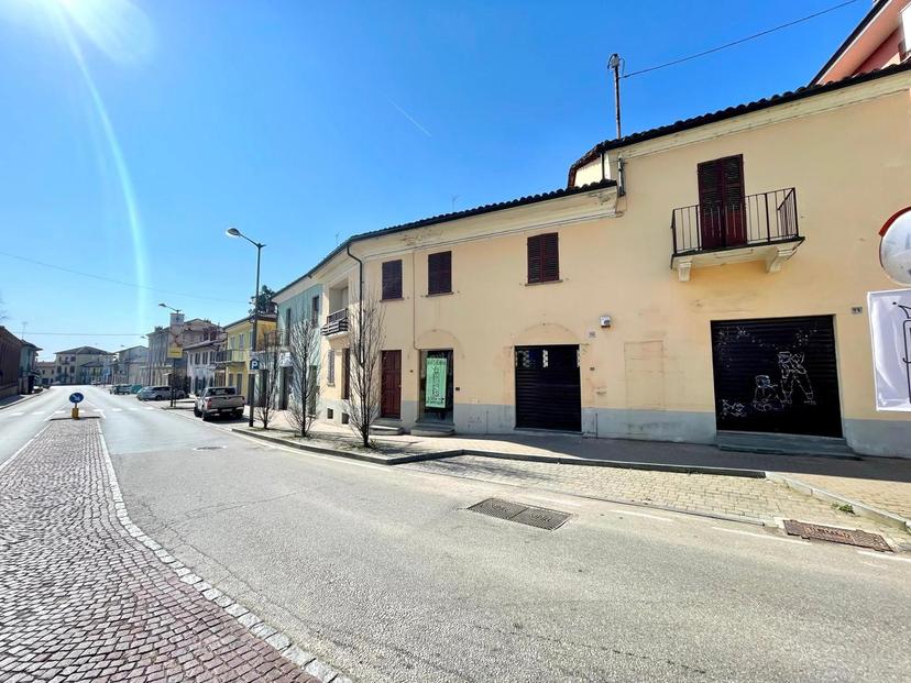 Terratetto unifamiliare in Piazza Vittorio Emanuele  12, Ceresole Alba — foto 2 di 5