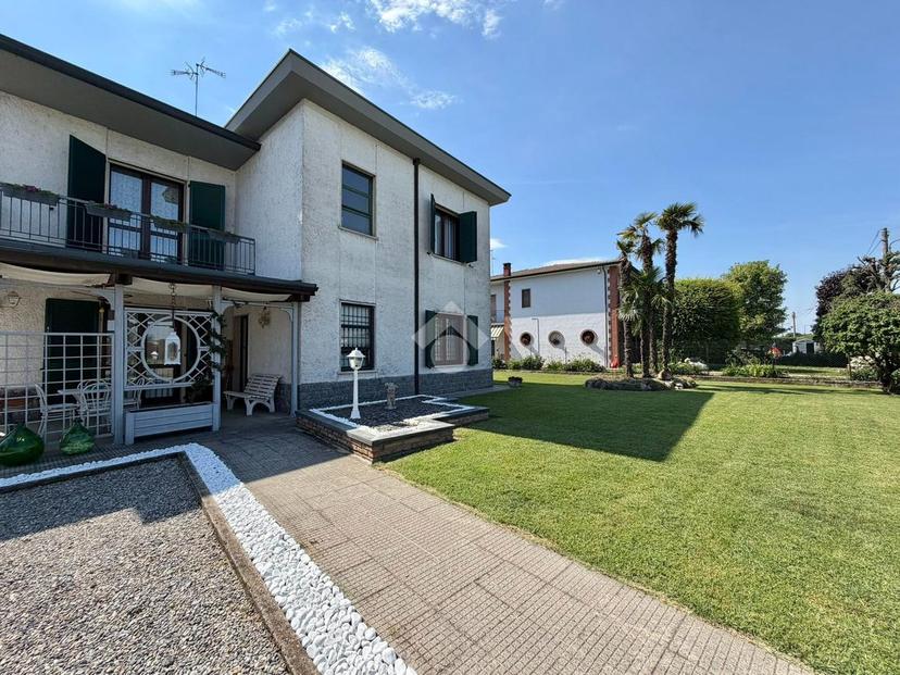 Villa in Via Crema - Vailate 9, Quintano — foto 3 di 5