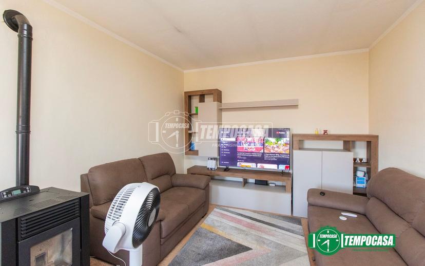 Casa indipendente in Via della Libertà, Bellinzago Novarese — foto 3 di 5