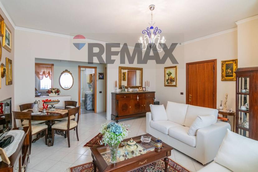 Trilocale in Via Carlo Gemmellaro 12, Aci Castello — foto 3 di 5