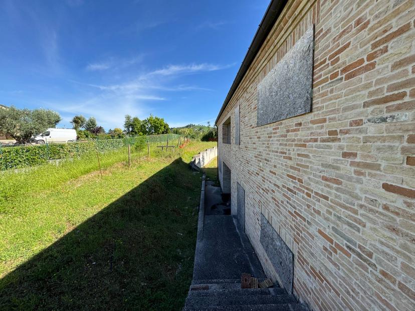 Villa in Contrada Castrucciari Snc, Montegiorgio