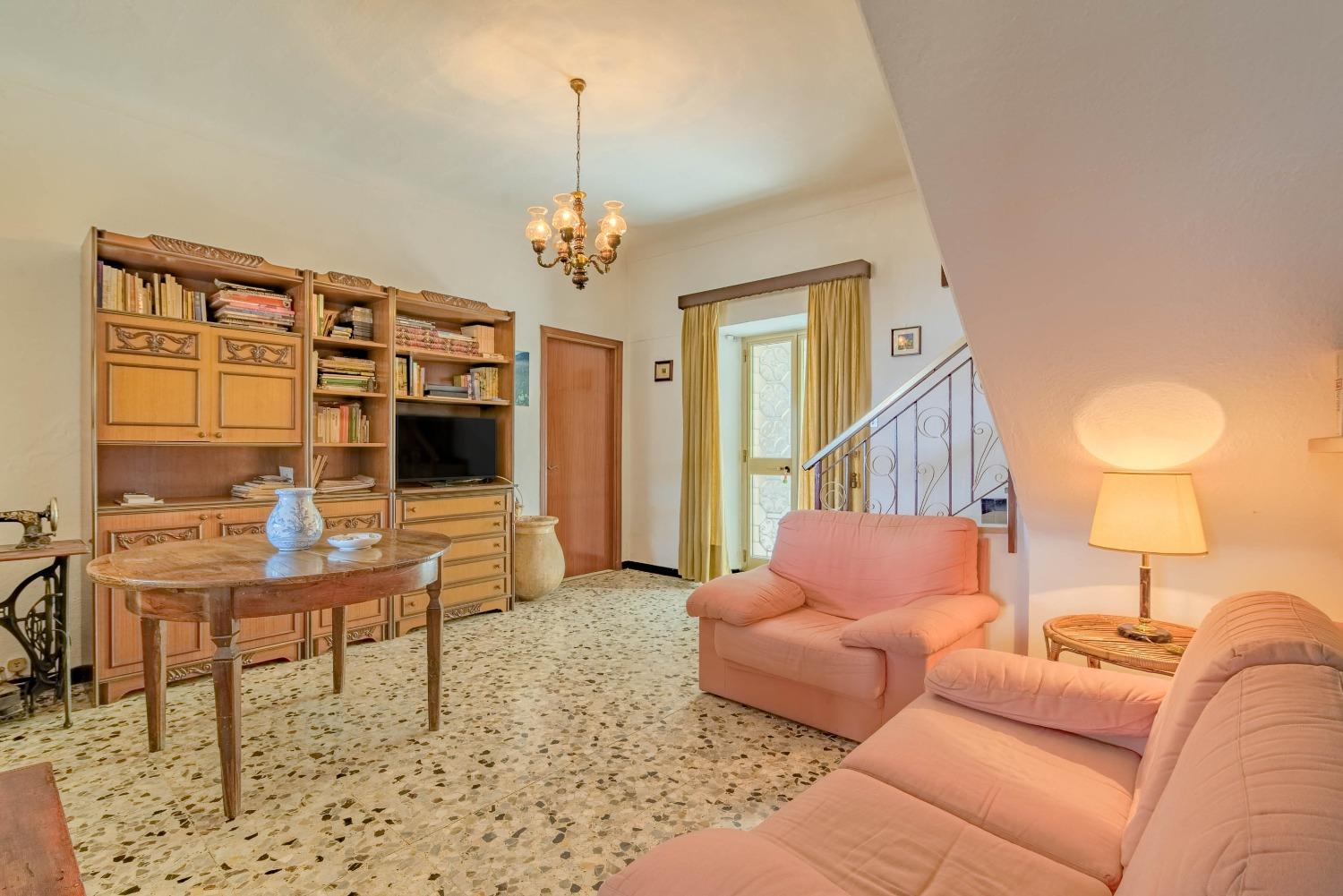Casa indipendente in Frazione Degna 76, Casanova Lerrone
