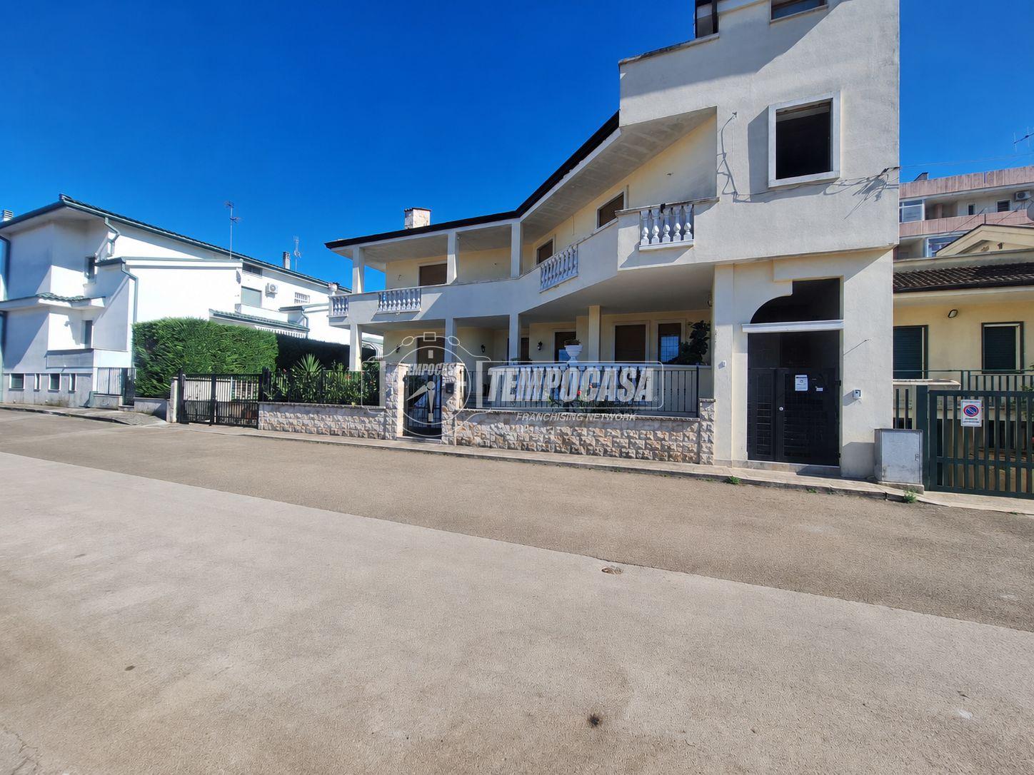 Casa indipendente in Via Donato Menichella, Turi
