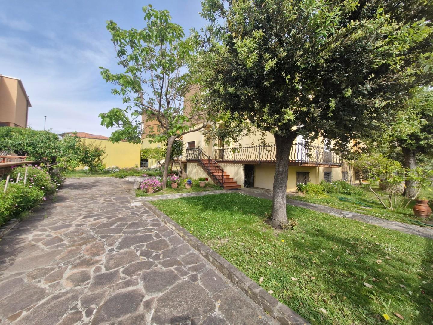 Villa a schiera, Campiglia Marittima