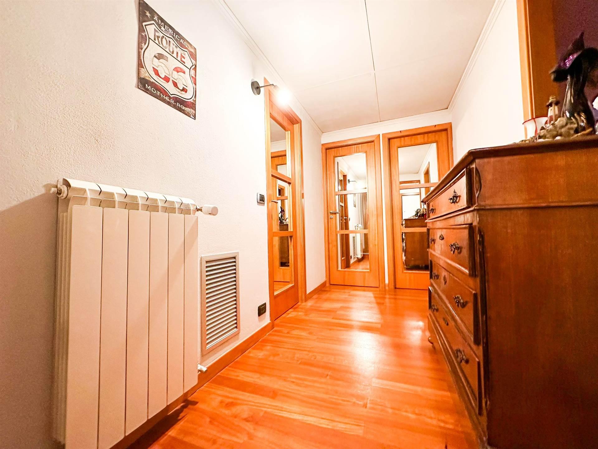Appartamento in Via Papa Giovanni VIII, Desenzano del Garda