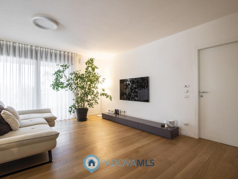 Quadrilocale in Via Giosuè Carducci 1, Ponte San Nicolò — foto 2 di 5