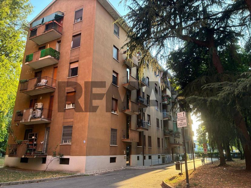 Bilocale in Via Val di Bondo 21, Milano