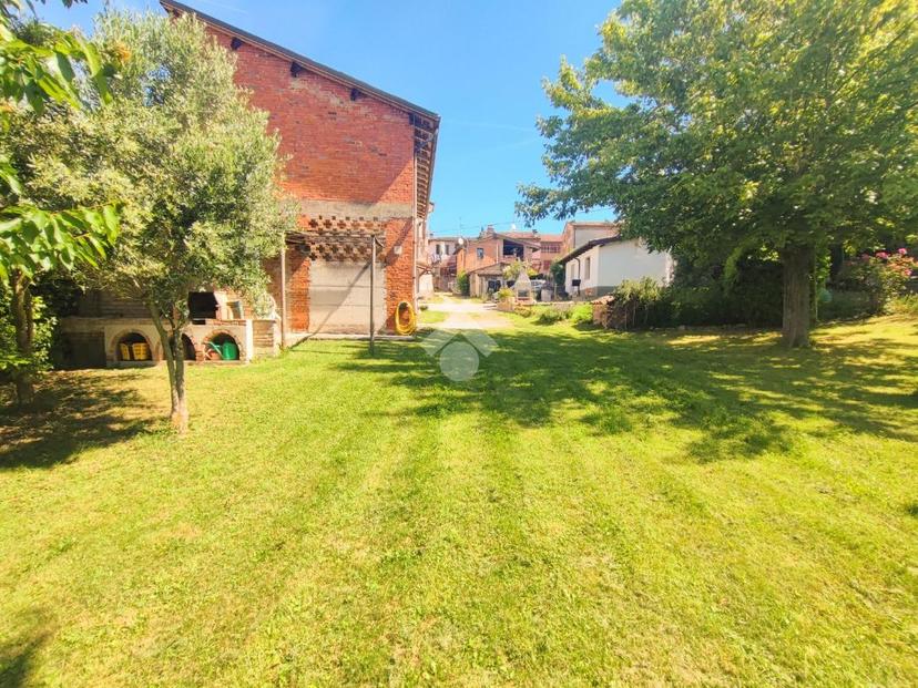 Casa indipendente in Via Avolasca 3, Cerreto Grue — foto 2 di 5