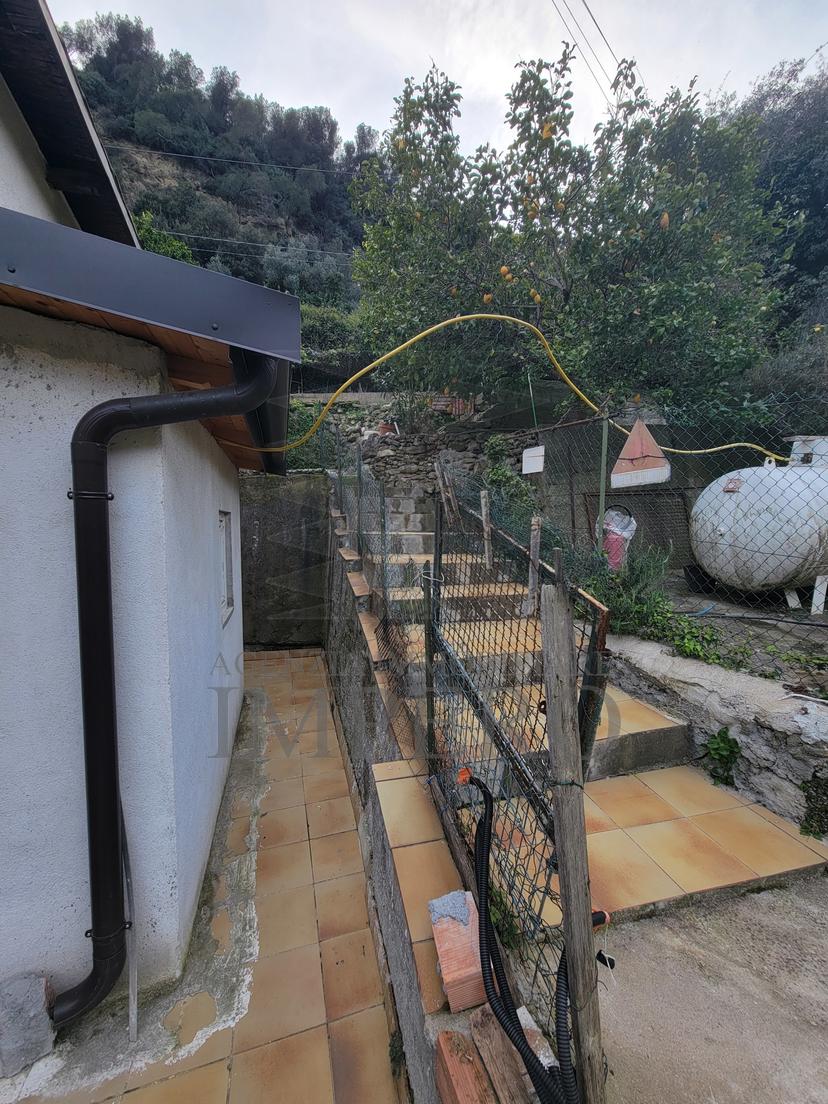 Villa a schiera in Strada Valloni, Ventimiglia — foto 3 di 5