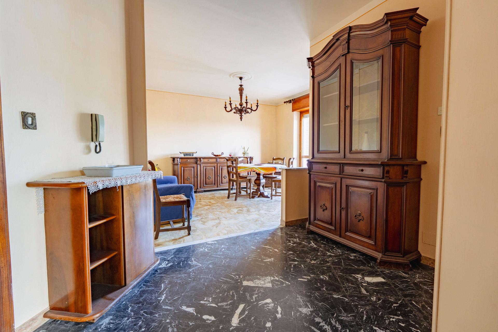 Trilocale in Piazza Vittorio Veneto  44, Paesana