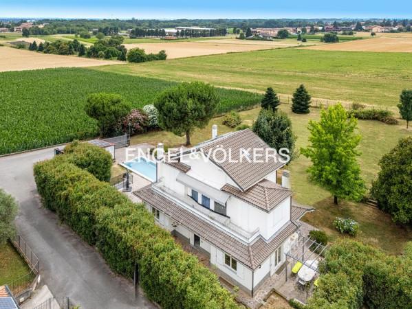 Villa in Via Tre Case 1, Usmate Velate — foto 2 di 5