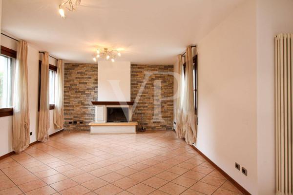 Villa bifamiliare in Strada Marosticana 256, Vicenza