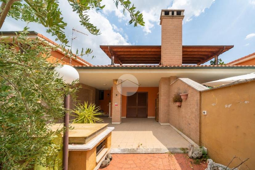 Villa a schiera in Via Poggio Ameno 58, Guidonia Montecelio — foto 2 di 5
