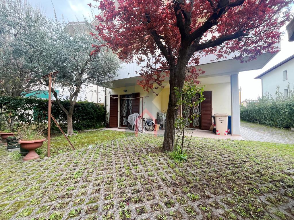 Porzione di villa in Via Bengasi, Forlì