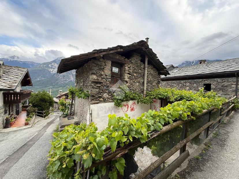 Rustico in Frazione Plane, Nus