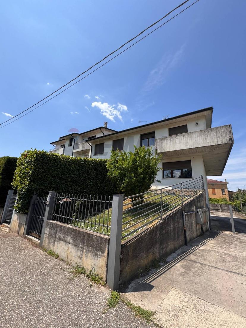 Villa a schiera in Via XXIV Aprile 85, Sustinente — foto 2 di 5