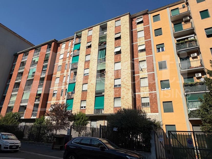 Bilocale in Via Sarzana 42, Milano