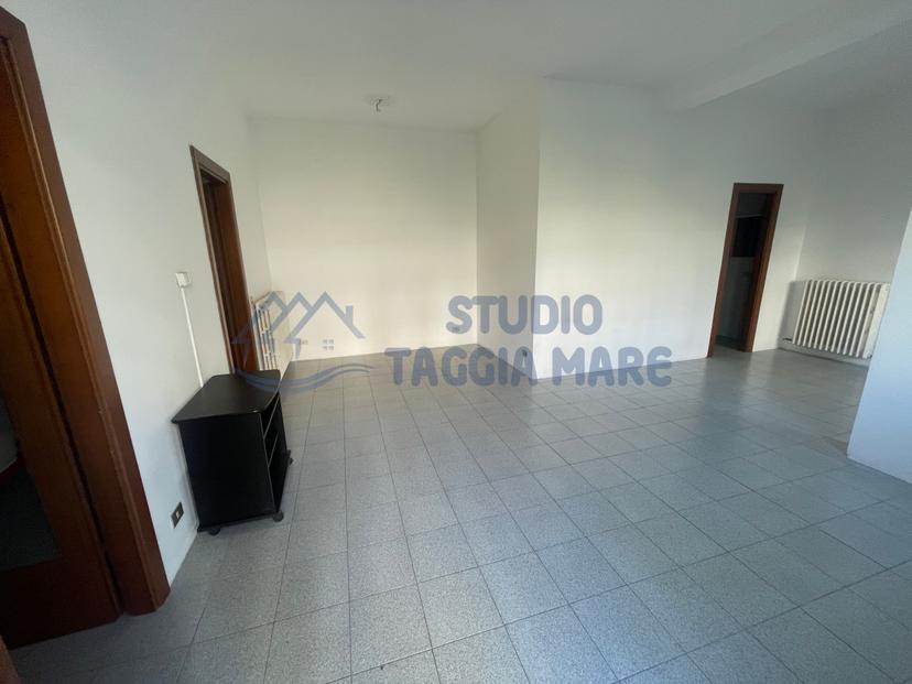 Quadrilocale, Cipressa — foto 2 di 5