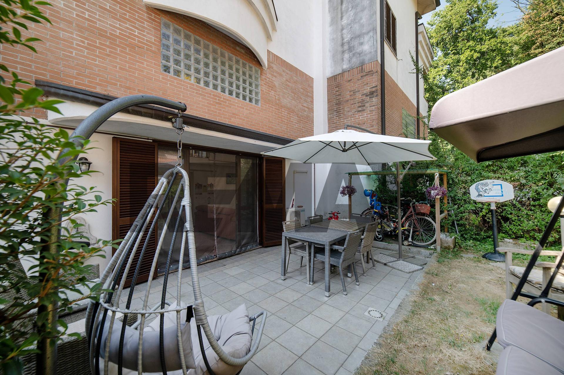 Villa a schiera in Via Correggio 11, Monza