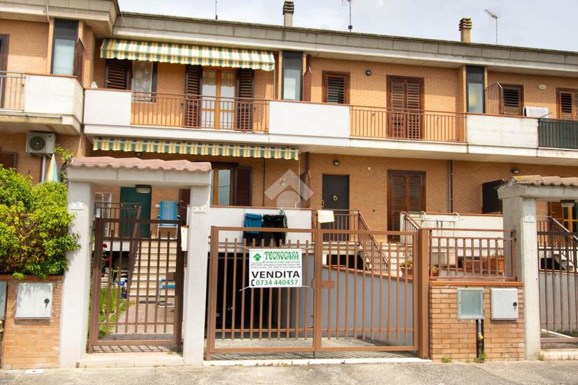 Villa a schiera in Contrada S. Maurizio 8, Fermo — foto 3 di 5