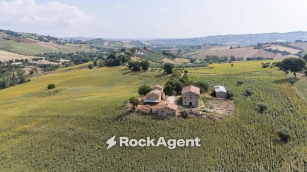 Casa colonica in Frazione Magnadorsa, Arcevia — foto 3 di 5
