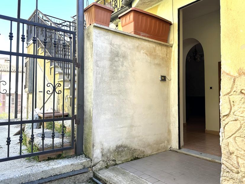 Trilocale in Sobborgo Sant'Antonio 4, Carsoli