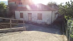 Casa indipendente, Paterno