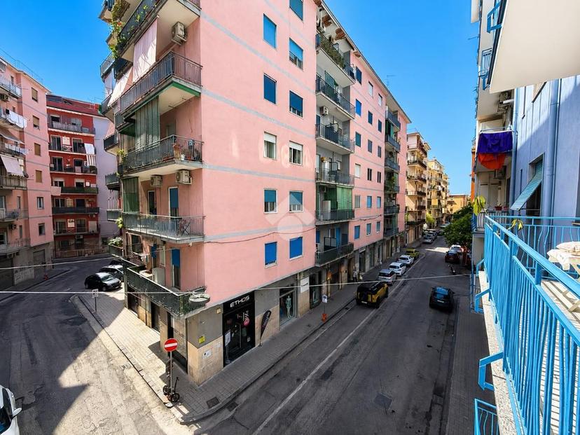 Trilocale in Via Rocco Galdieri 10, Salerno