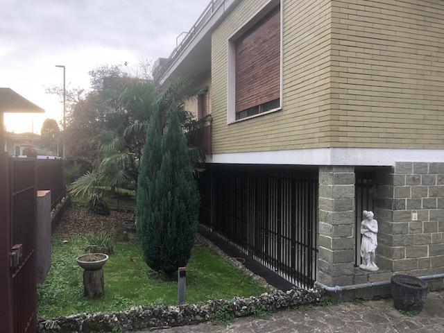 Casa indipendente in Via Camillo Benso Conte di Cavour 12, Paderno Dugnano — foto 2 di 5