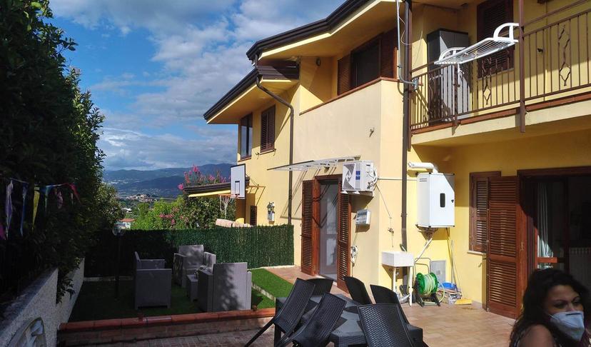 Villa bifamiliare in Via Leonardo da Vinci, Mendicino — foto 4 di 5