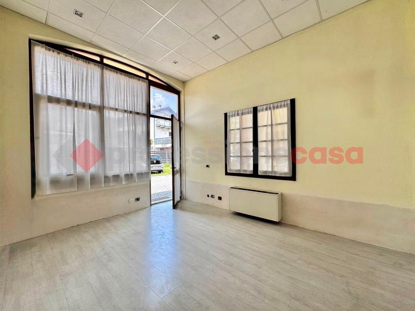 Trilocale in Via Roma , Dormelletto